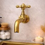 Wandmontierter Messing-Waschtischhahn – Vintage Kreuzgriff-Armatur – Bild 2