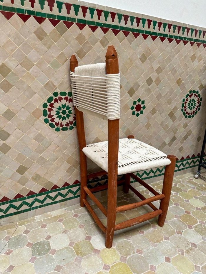 Marokkanischer Boho-Holzstuhl mit weißem Seil – handgefertigt – Bild 7