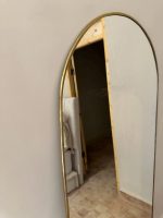 Marokkanischer handgefertigter Wandspiegel aus Messing – Türform – Bild 2