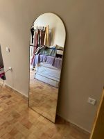 Marokkanischer handgefertigter Wandspiegel aus Messing – Türform – Bild 7