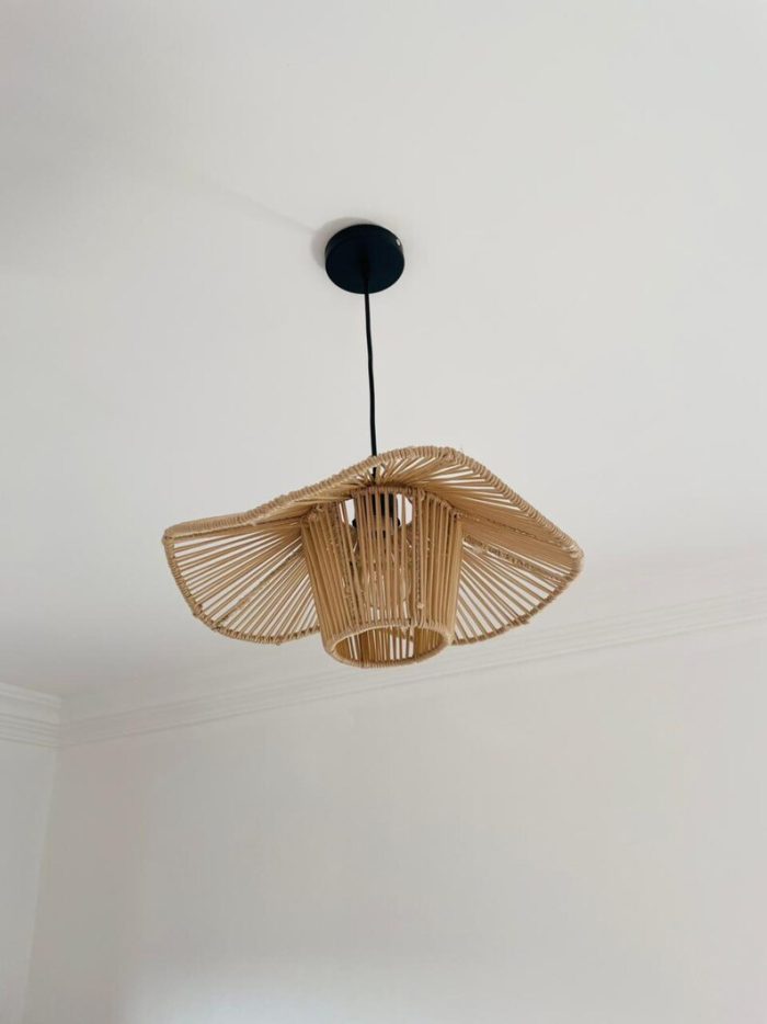 Marokkanische strohfarbene Blumen-Pendelleuchte – handgeflochtener Doum-Lampenschirm – Bild 4
