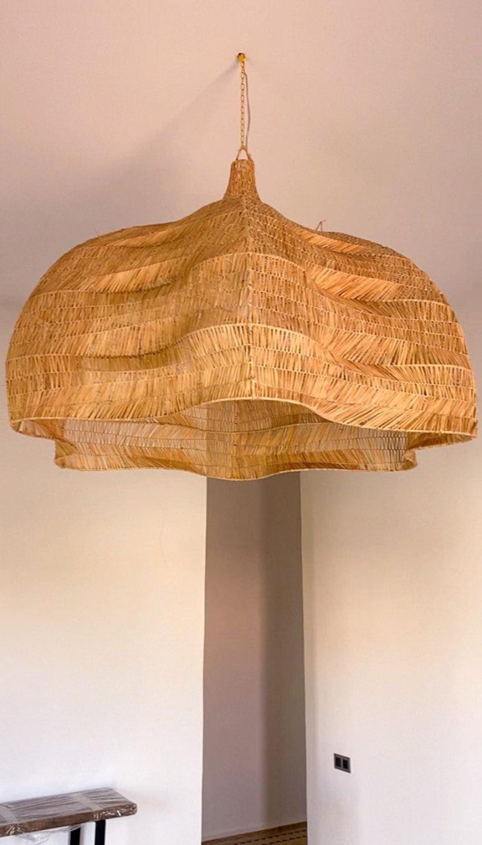 Handgeflochtene Wellen-Pendelleuchte – große Raffia-Deckenlampe – Bild 2