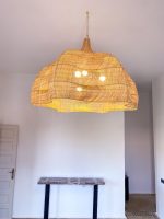 Handgeflochtene Wellen-Pendelleuchte – große Raffia-Deckenlampe – Bild 3