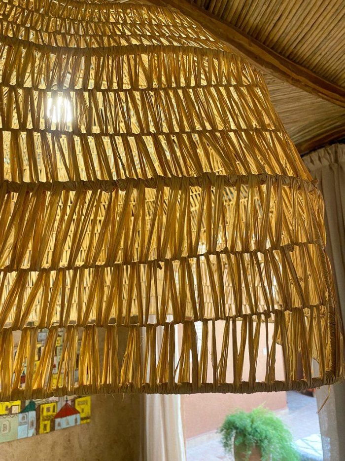 Wellenförmige Raffia-Pendelleuchte – große organische Deckenlampe – Bild 2