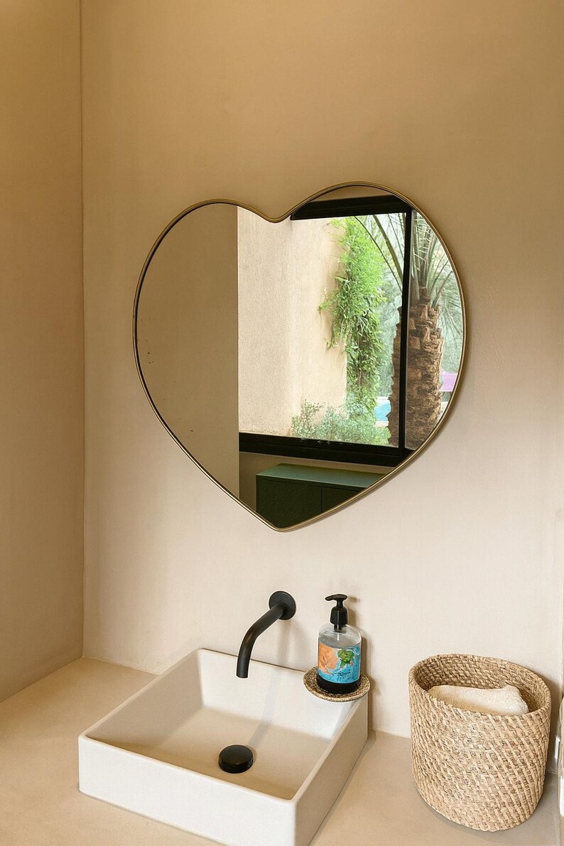 il_794xN.7504108697_25da (1) Handgefertigter marokkanischer Herz-Wandspiegel aus Messing – Wanddeko – Bild 1