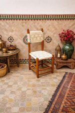 Marokkanischer Boho-Holzstuhl mit weißem Seil – handgefertigt