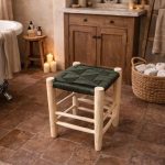 Kleiner handgefertigter marokkanischer Holz-Hocker mit grünem Seil – Boho-Style