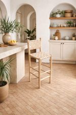 Marokkanischer Boho-Barhocker mit Naturleder – handgefertigt