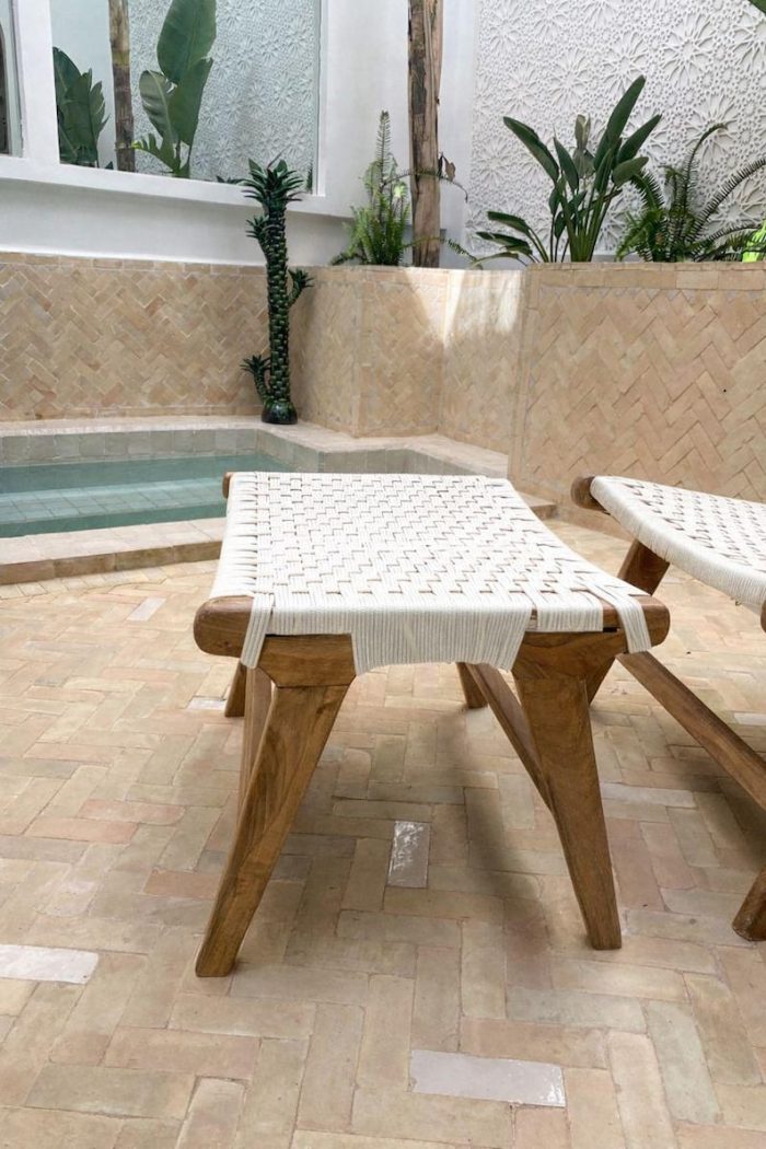 Marokkanischer Nussbaum-Sessel & Hocker-Set mit weißer Kordel – Boho Lounge-Set – Bild 3