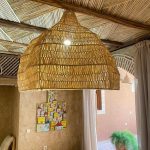 Wellenförmige Raffia-Pendelleuchte – große organische Deckenlampe