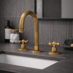 Antikes Messing 3-Loch Waschtischarmatur – Widespread Wasserhahn mit Kreuzgriffen – Bild 4